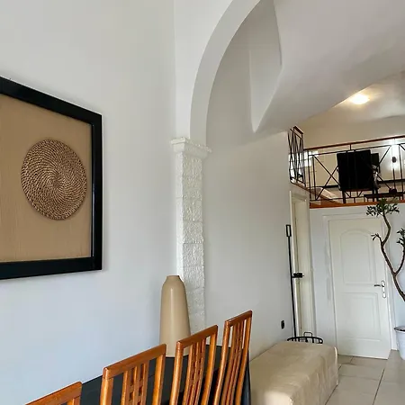 Apartment A&d No3 *
